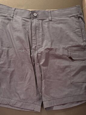 Men's Cargo Shorts in Gray - Casual Utility Style